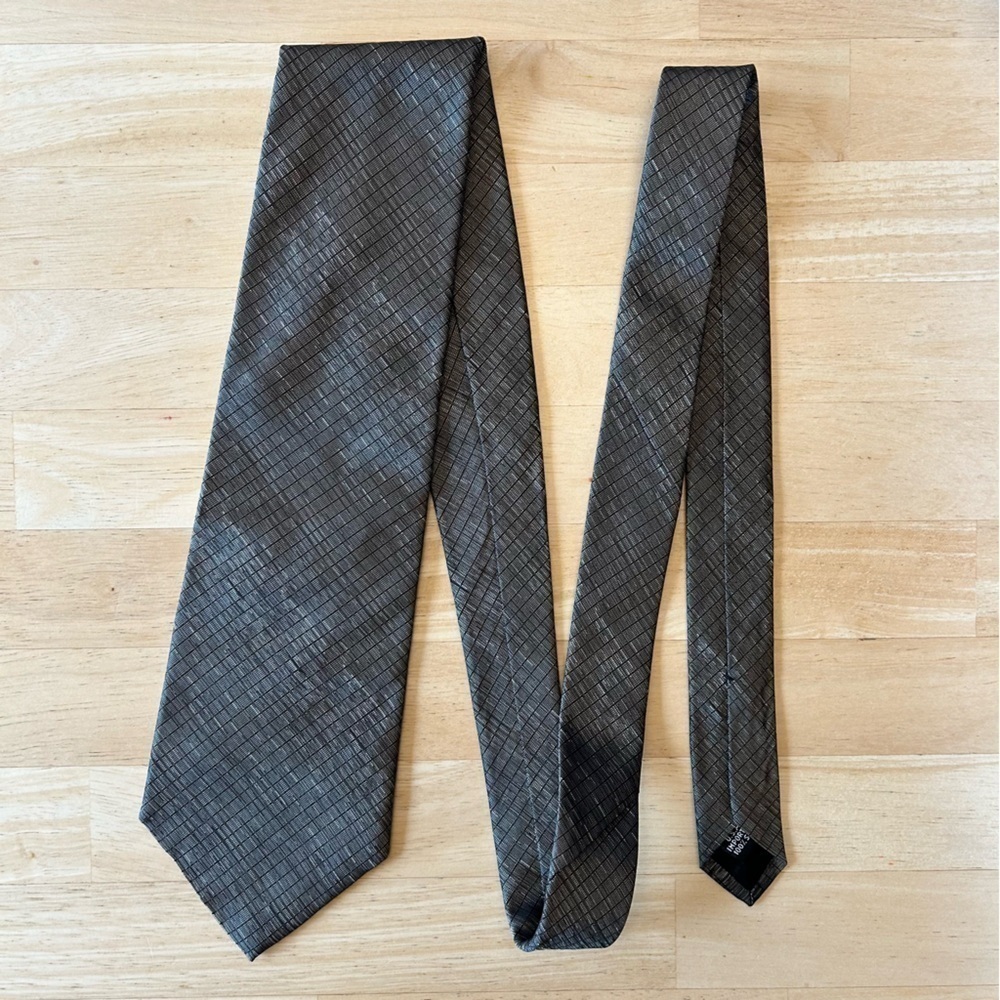 Geoffrey Beene 100% Silk Tie